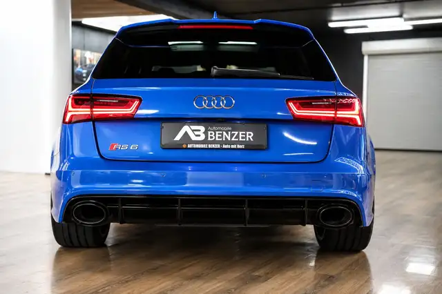 Audi RS6 view 12