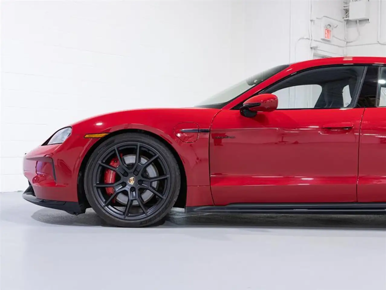 Porsche Taycan снимка Porsche Taycan