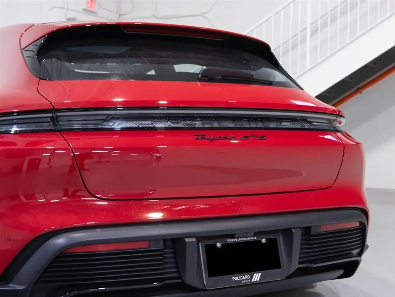 Porsche Taycan снимка Porsche Taycan
