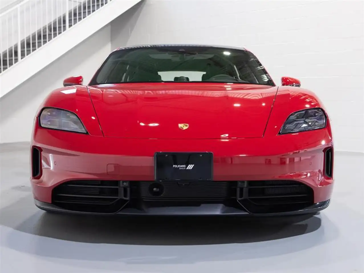 Porsche Taycan снимка Porsche Taycan