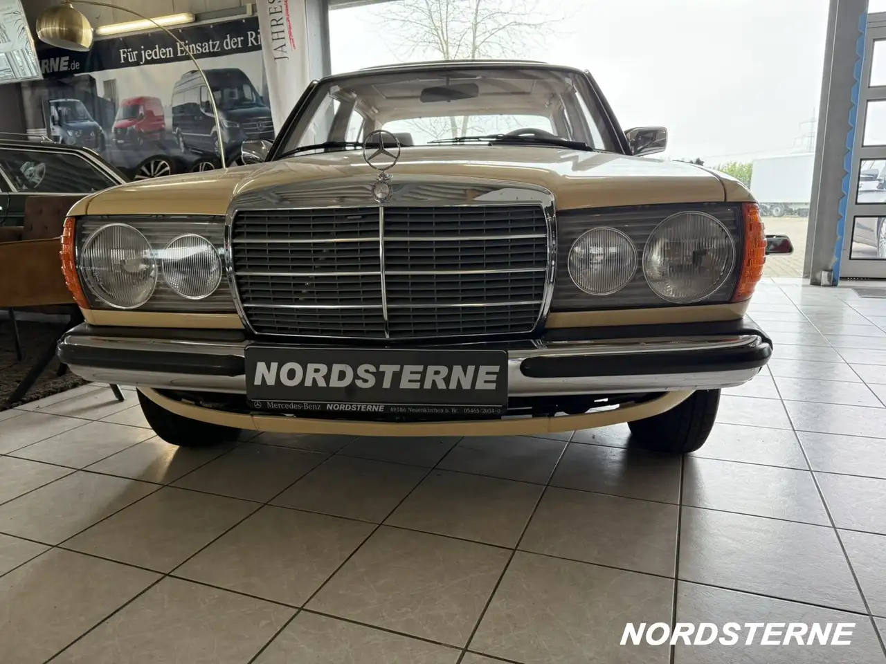 Mercedes-Benz 200 W123 Limousine Promifahrzeug Alles Original, foto 2