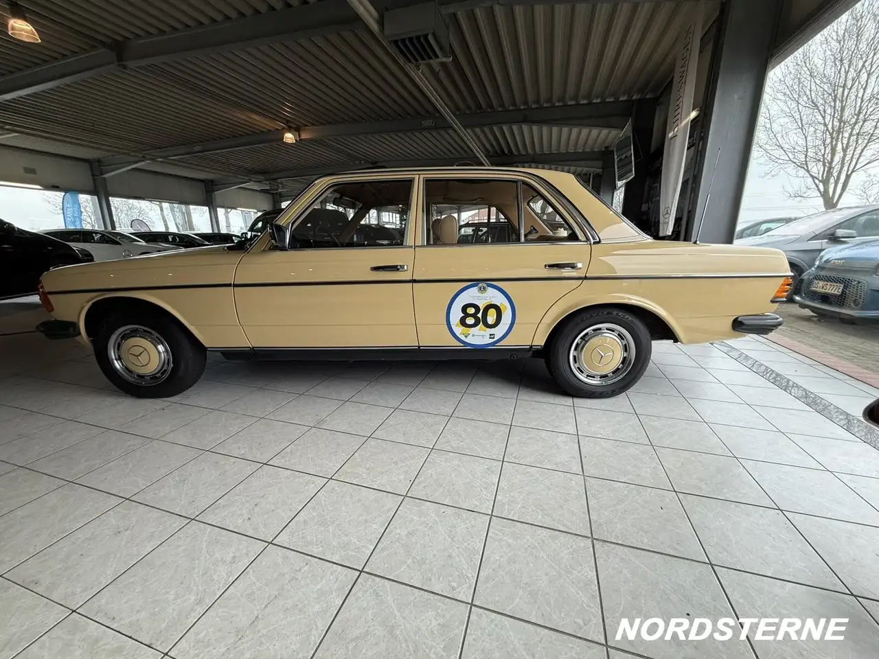Mercedes-Benz 200 W123 Limousine Promifahrzeug Alles Original, foto 6
