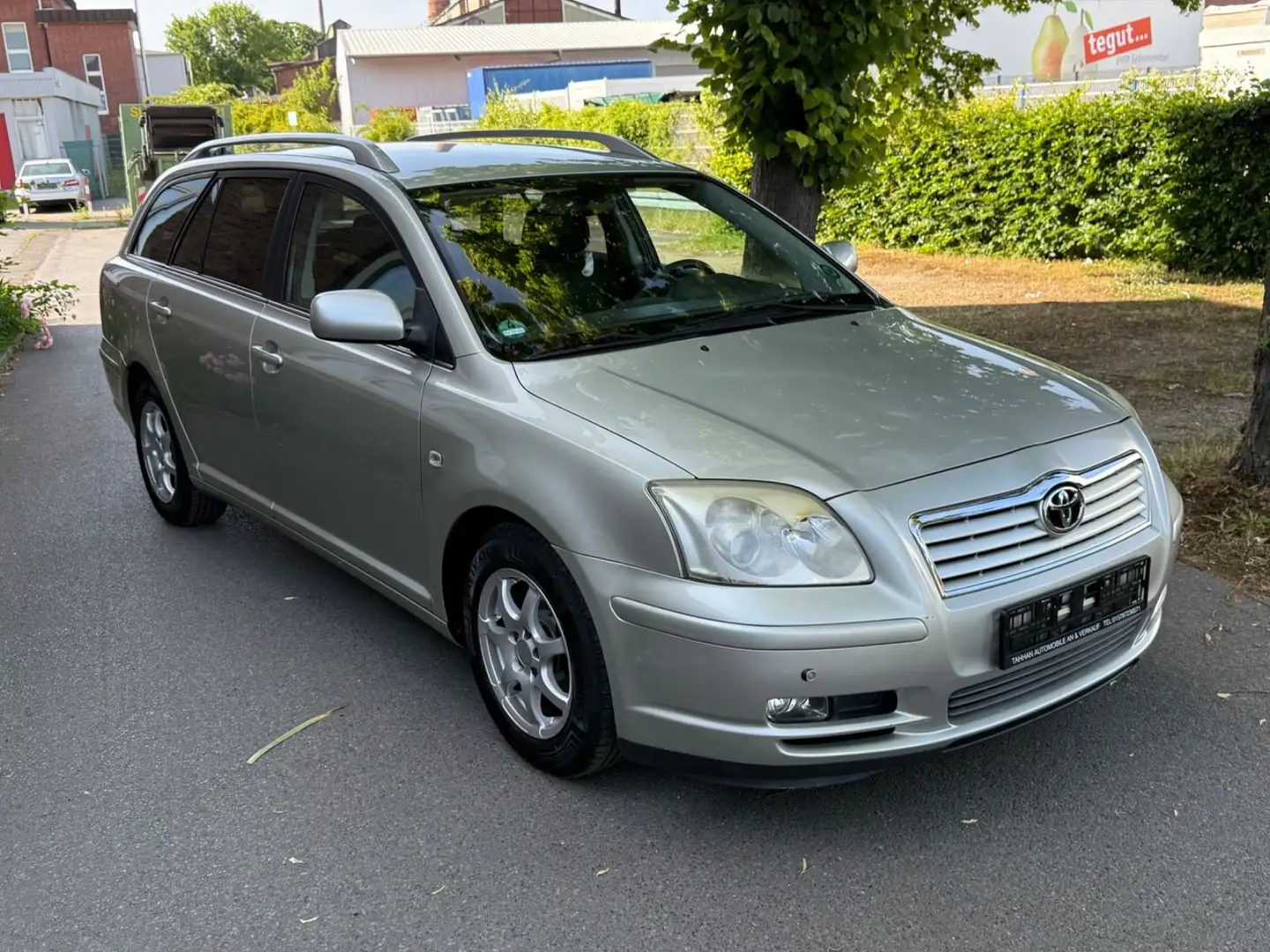 Toyota Avensis Combi/Euro4/Tüv Neu/Klima/AHK Gris - 2