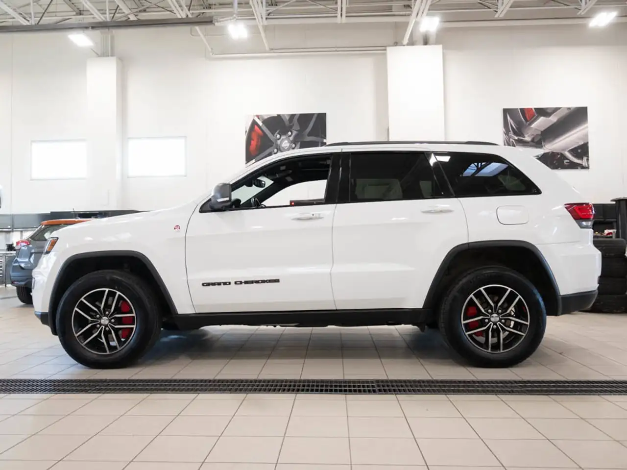 Jeep Grand Cherokee снимка Jeep Grand Cherokee