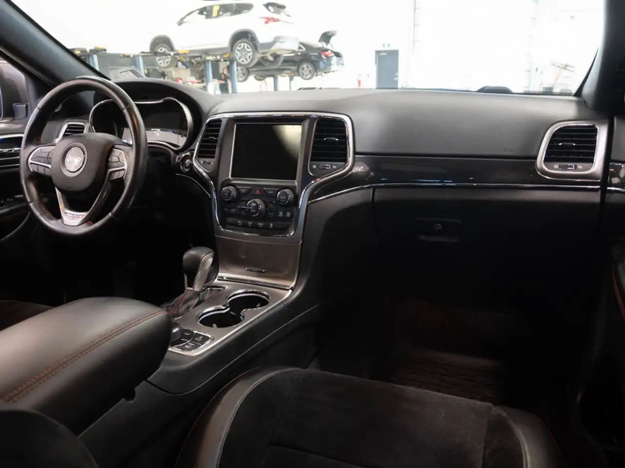Jeep Grand Cherokee снимка Jeep Grand Cherokee