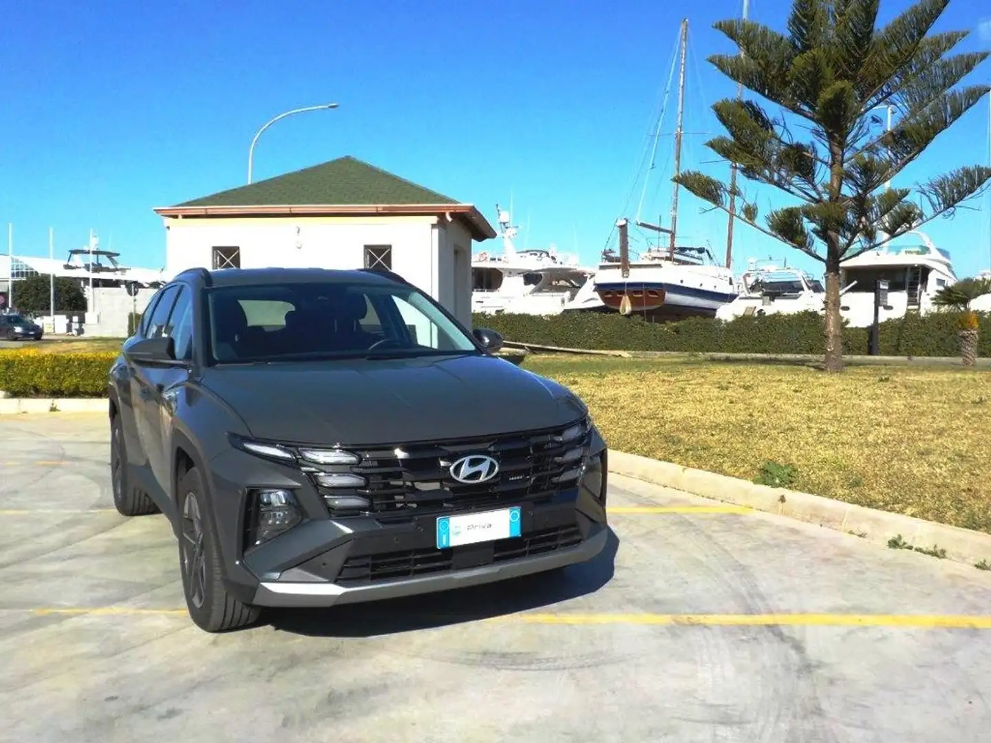 Hyundai TUCSON 1.6 CRDI 48V DCT Business Grijs - 2