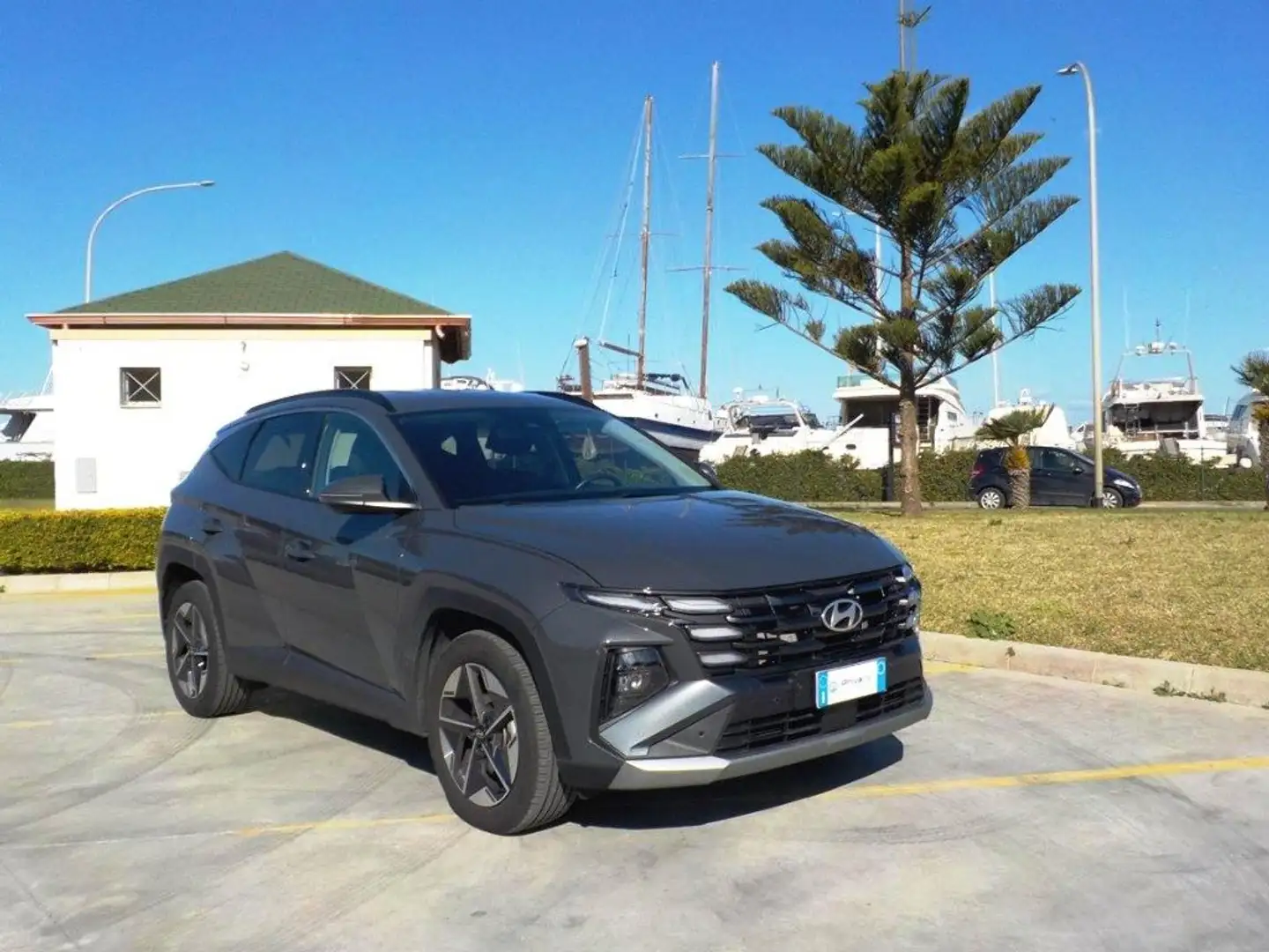 Hyundai TUCSON 1.6 CRDI 48V DCT Business Grijs - 1
