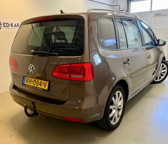 Volkswagen Touran view 8