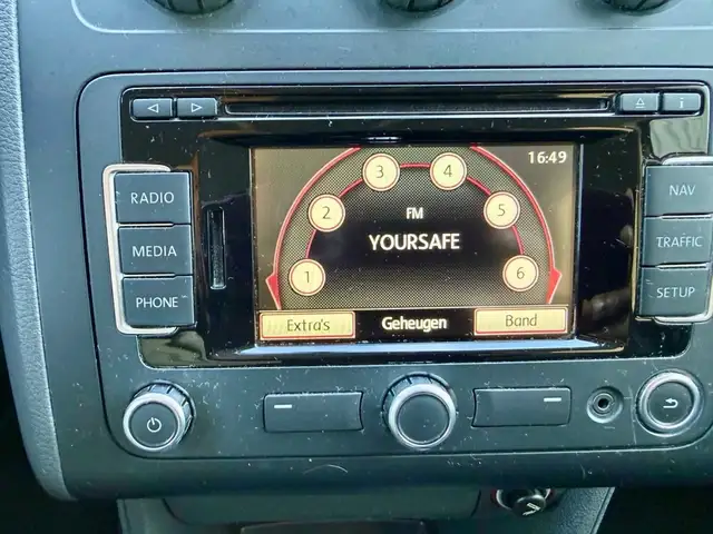Volkswagen Touran view 18