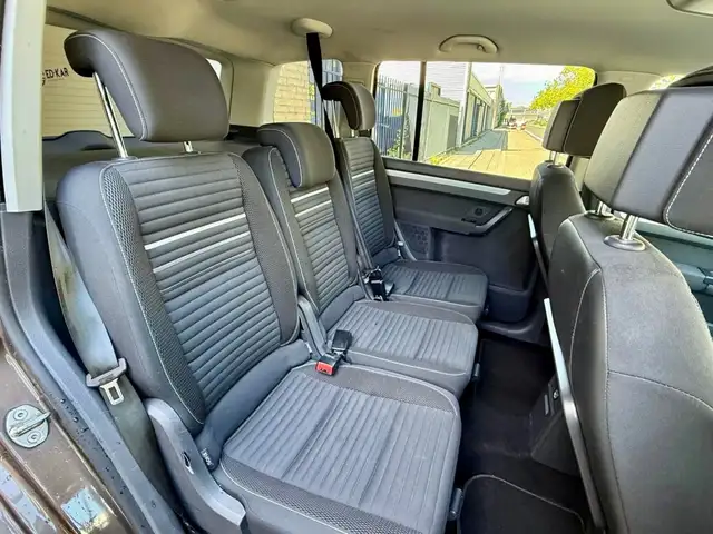 Volkswagen Touran view 11