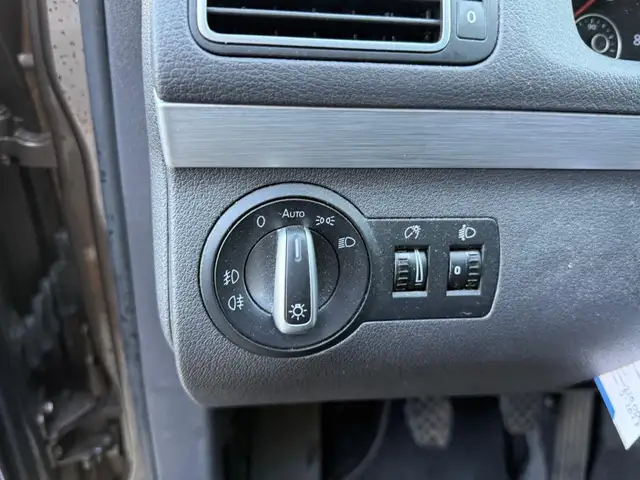 Volkswagen Touran view 21