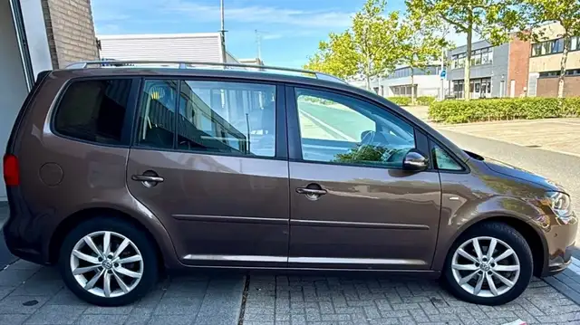 Volkswagen Touran view 14