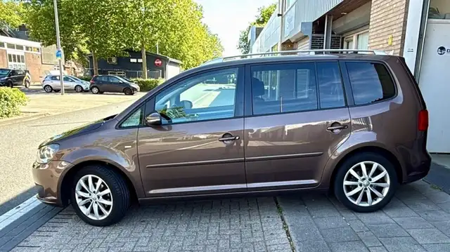 Volkswagen Touran view 16