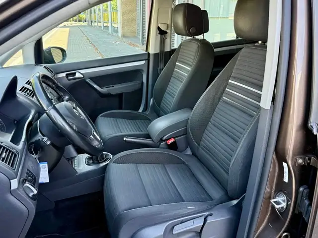Volkswagen Touran view 10