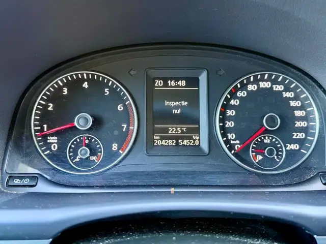 Volkswagen Touran view 20