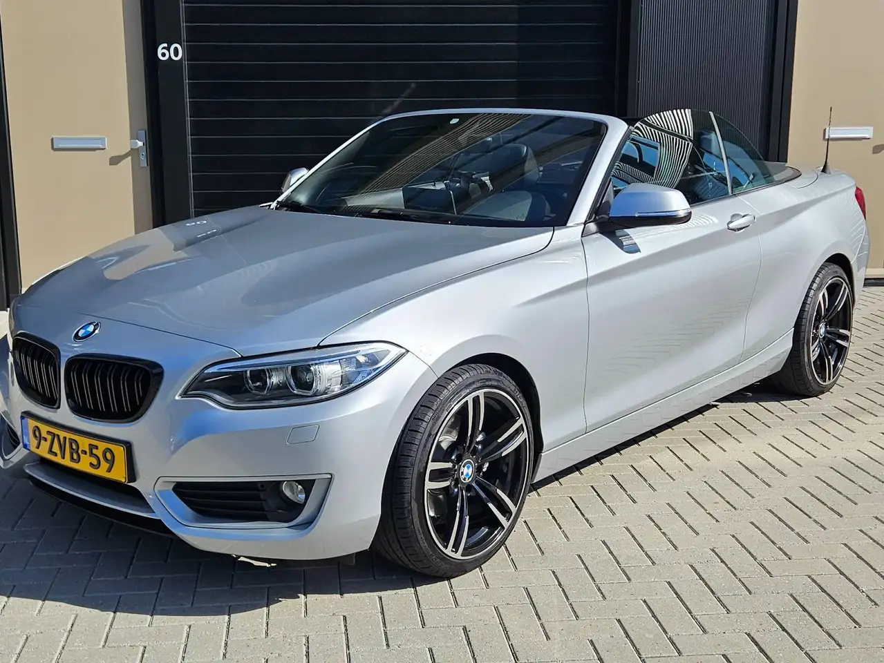 BMW 220