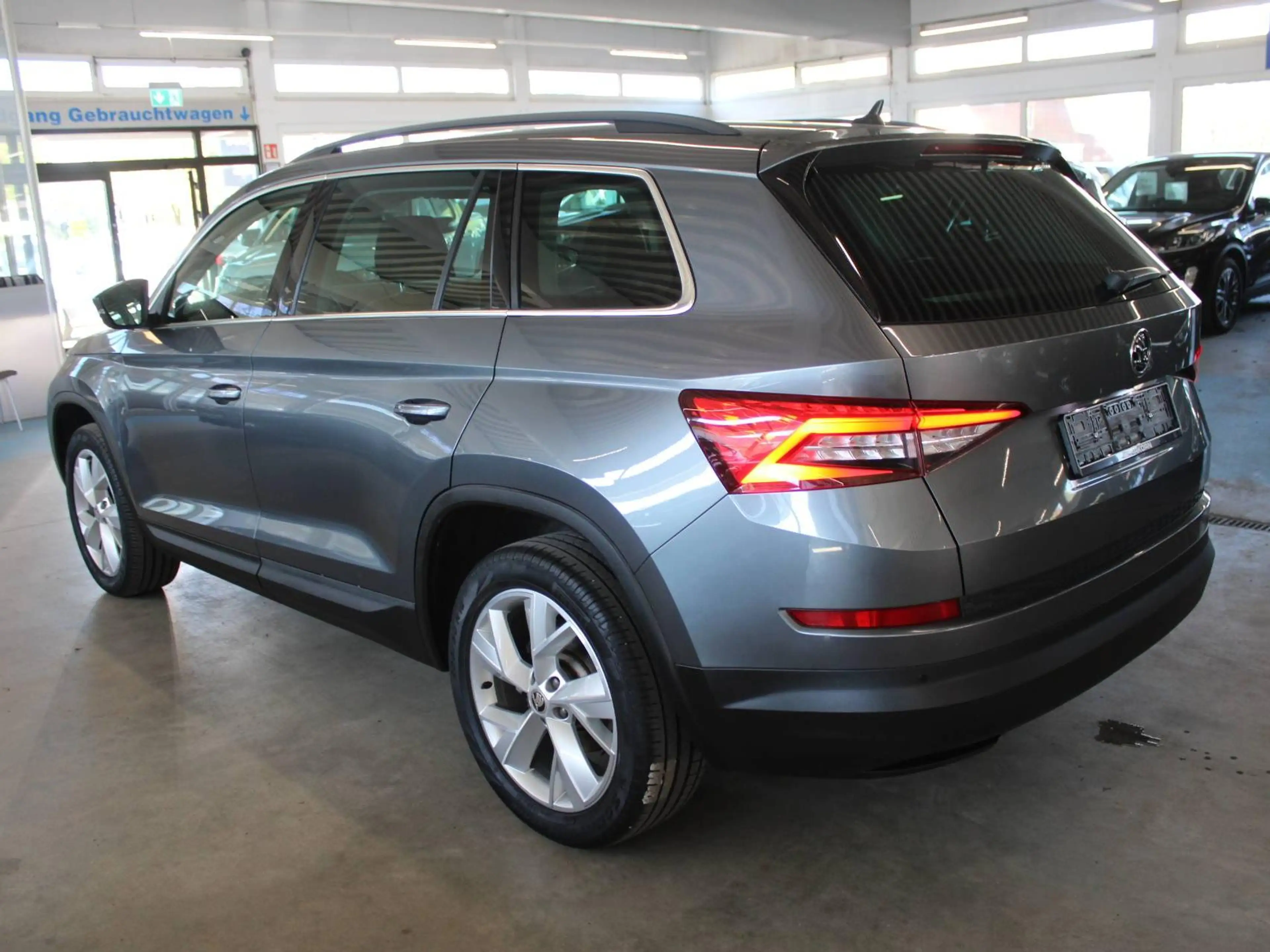 Skoda Kodiaq Kodiaq DSG 4x4 SOLEIL LED AHK LEDER ACC STDHZ — photo 4