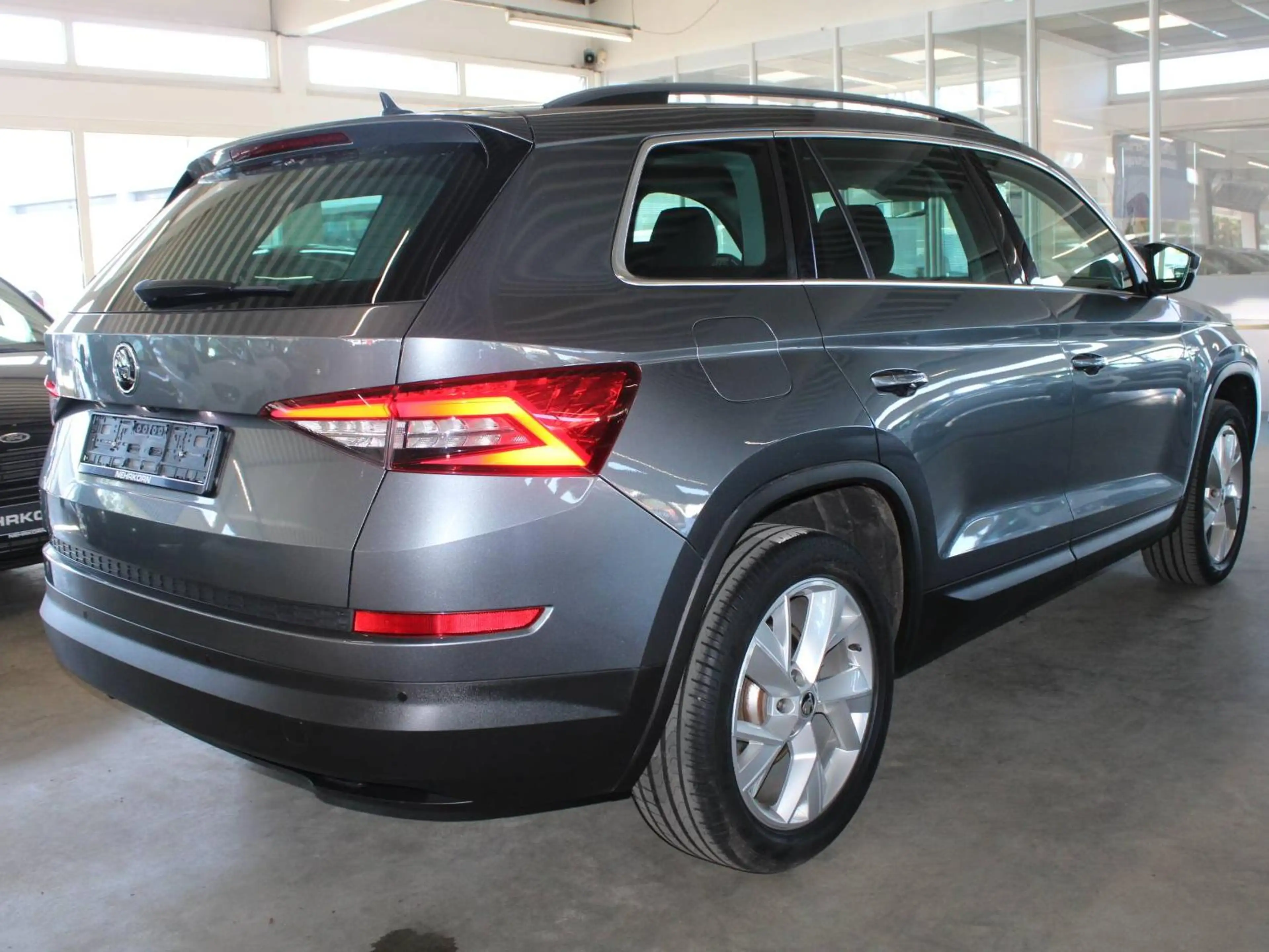 Skoda Kodiaq Kodiaq DSG 4x4 SOLEIL LED AHK LEDER ACC STDHZ — photo 6
