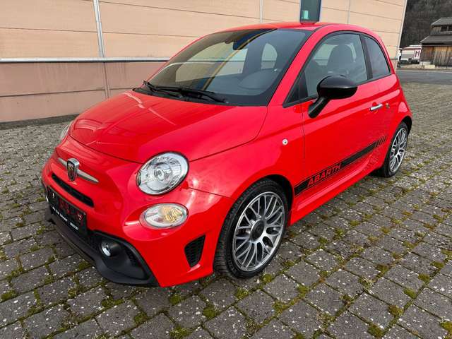 Imagine Abarth 500 595 Abarth rot !