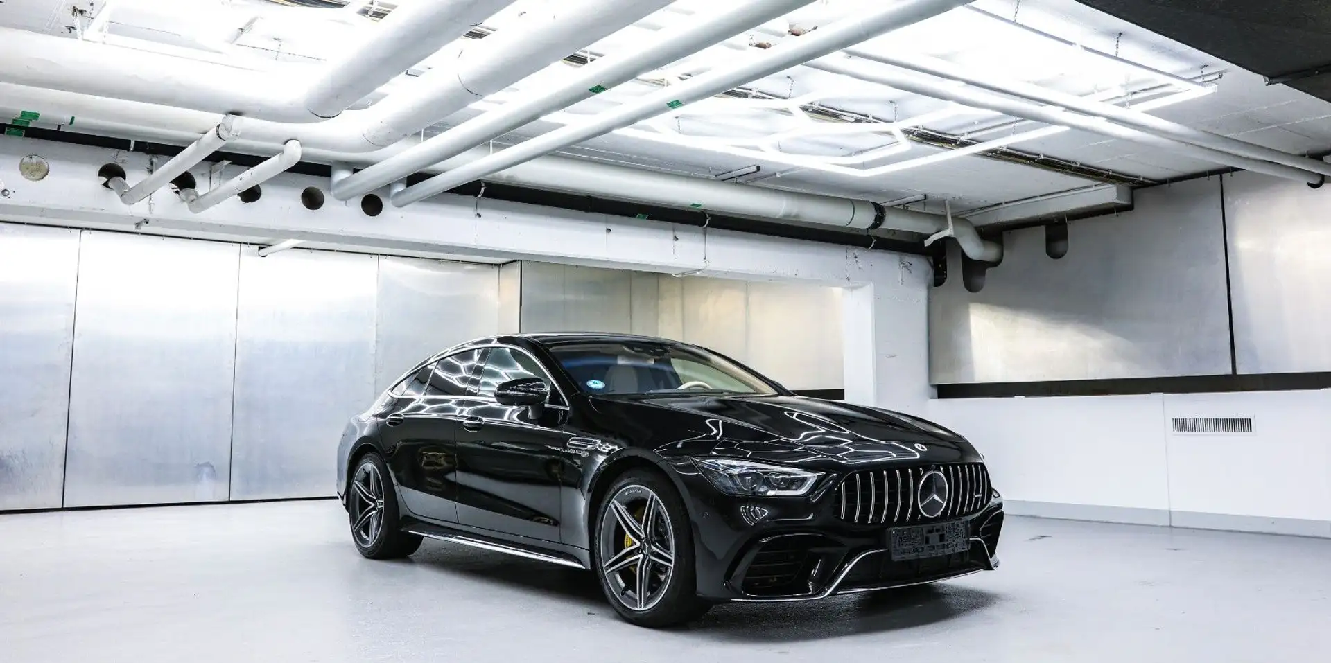 Mercedes-Benz AMG GT 63 S 4Matic+ Schwarz - 1