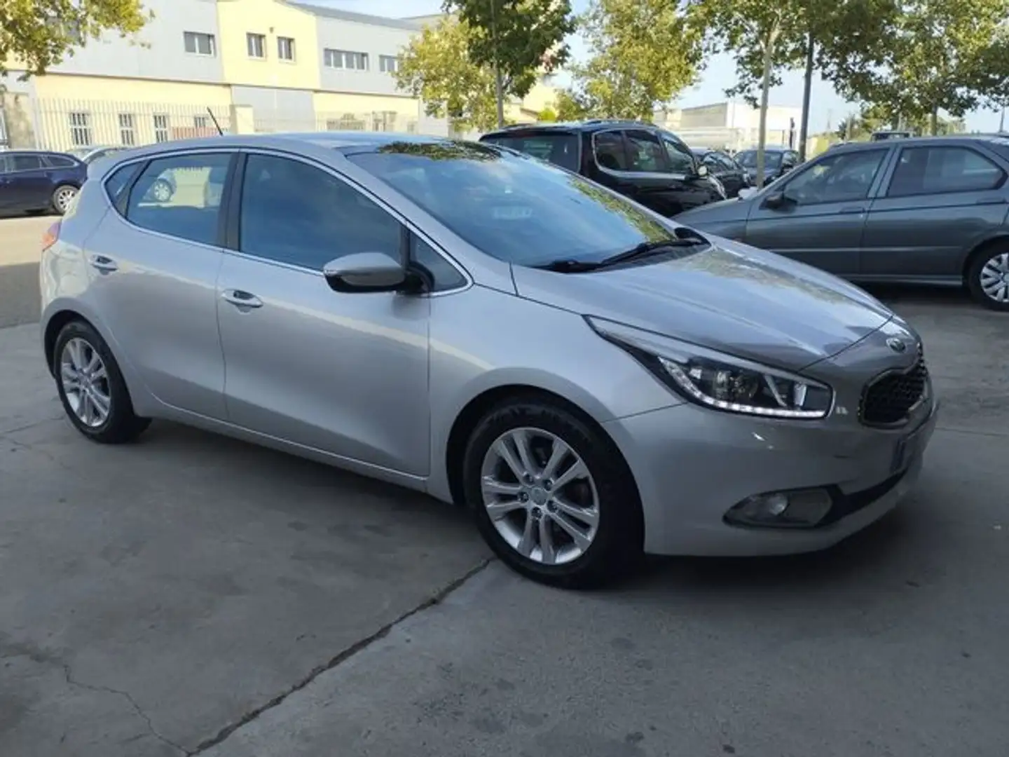 Kia Ceed / cee'd 1.6GDi Drive Plateado - 2