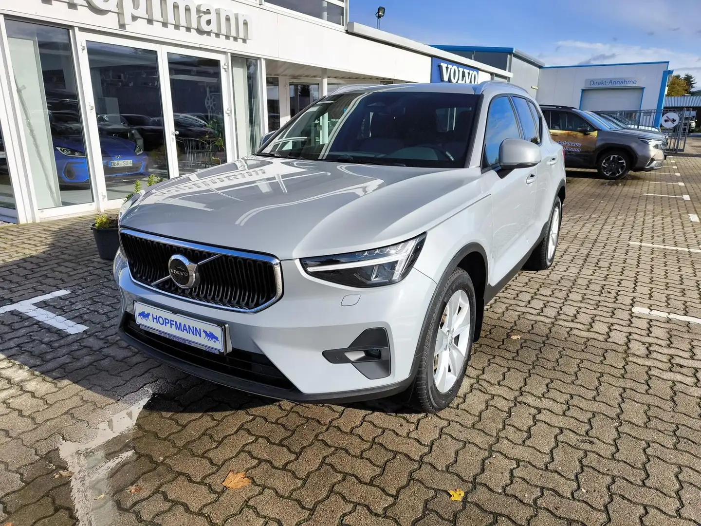 Volvo XC40 B4 Benzin Aut. ACC / BLIS / AHK Grijs - 1