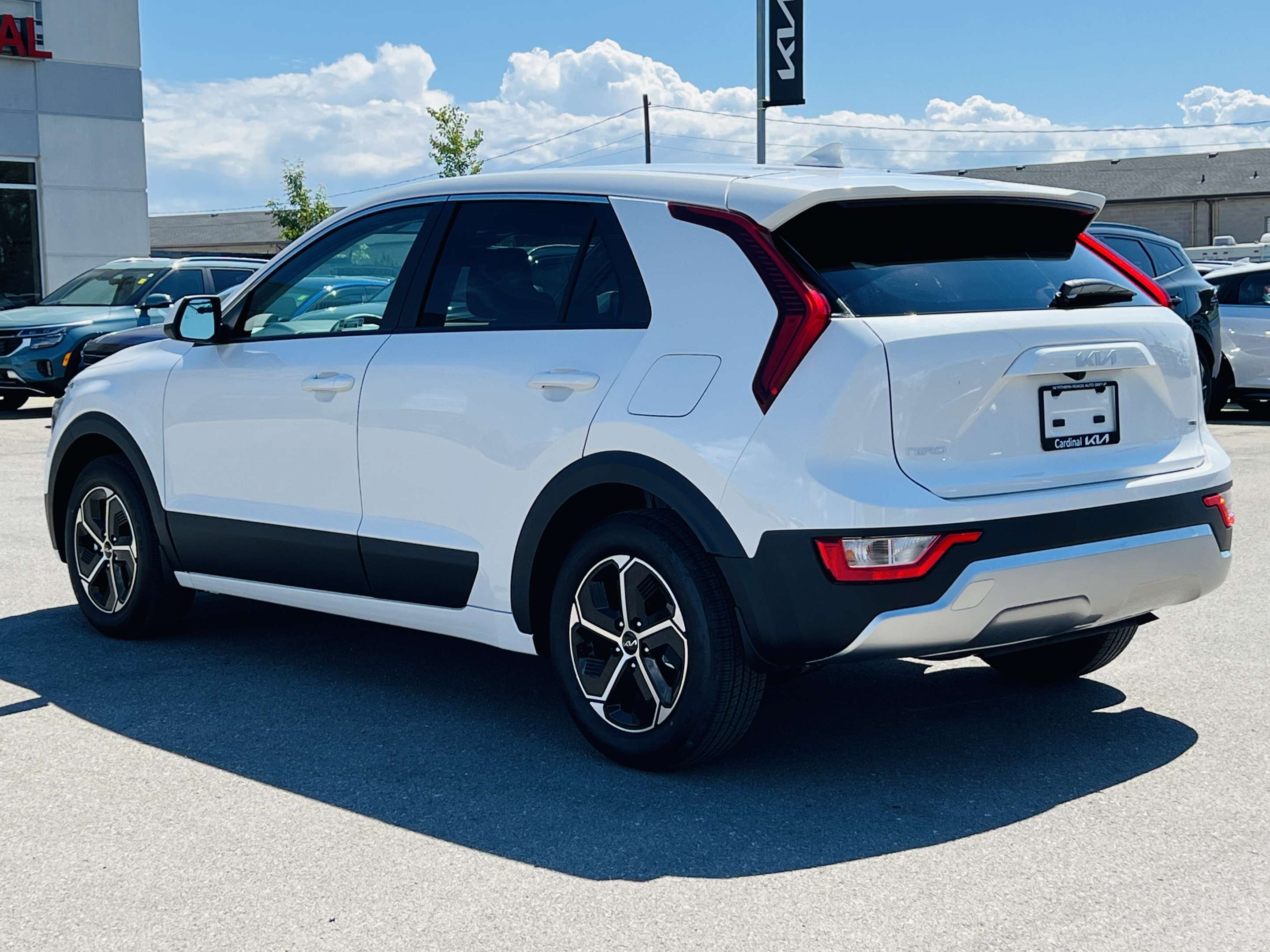 2025 Kia Niro LX | Hybrid | Heated Seats | No Accidents — снимка 1