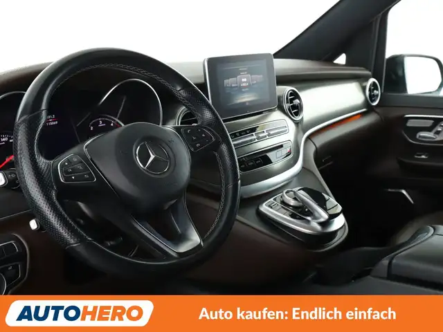 Mercedes-Benz V-Class view 10
