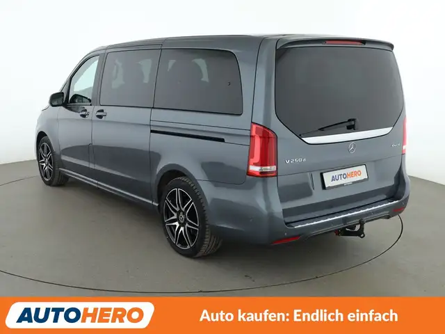 Mercedes-Benz V-Class view 4
