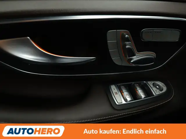 Mercedes-Benz V-Class view 25