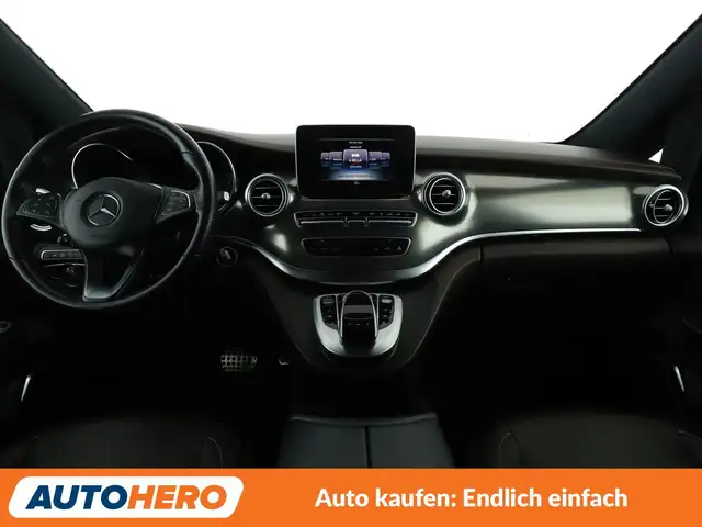 Mercedes-Benz V-Class view 12