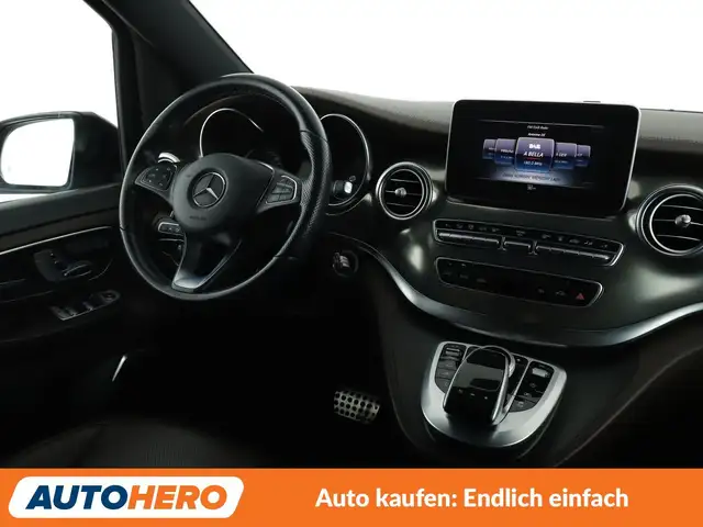 Mercedes-Benz V-Class view 13