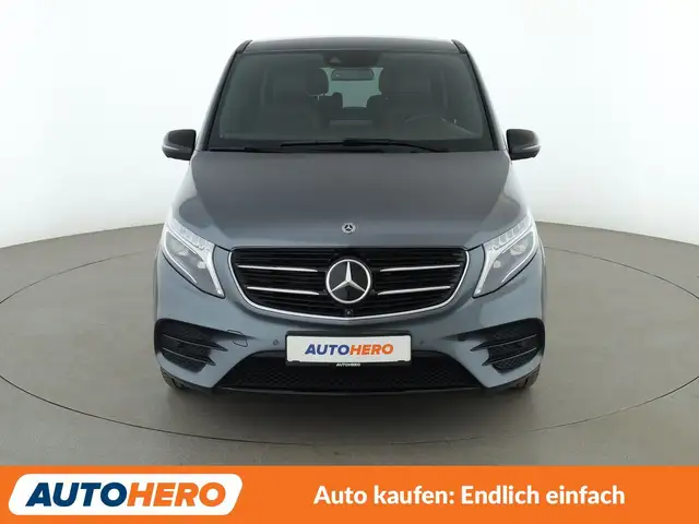 Mercedes-Benz V-Class view 9