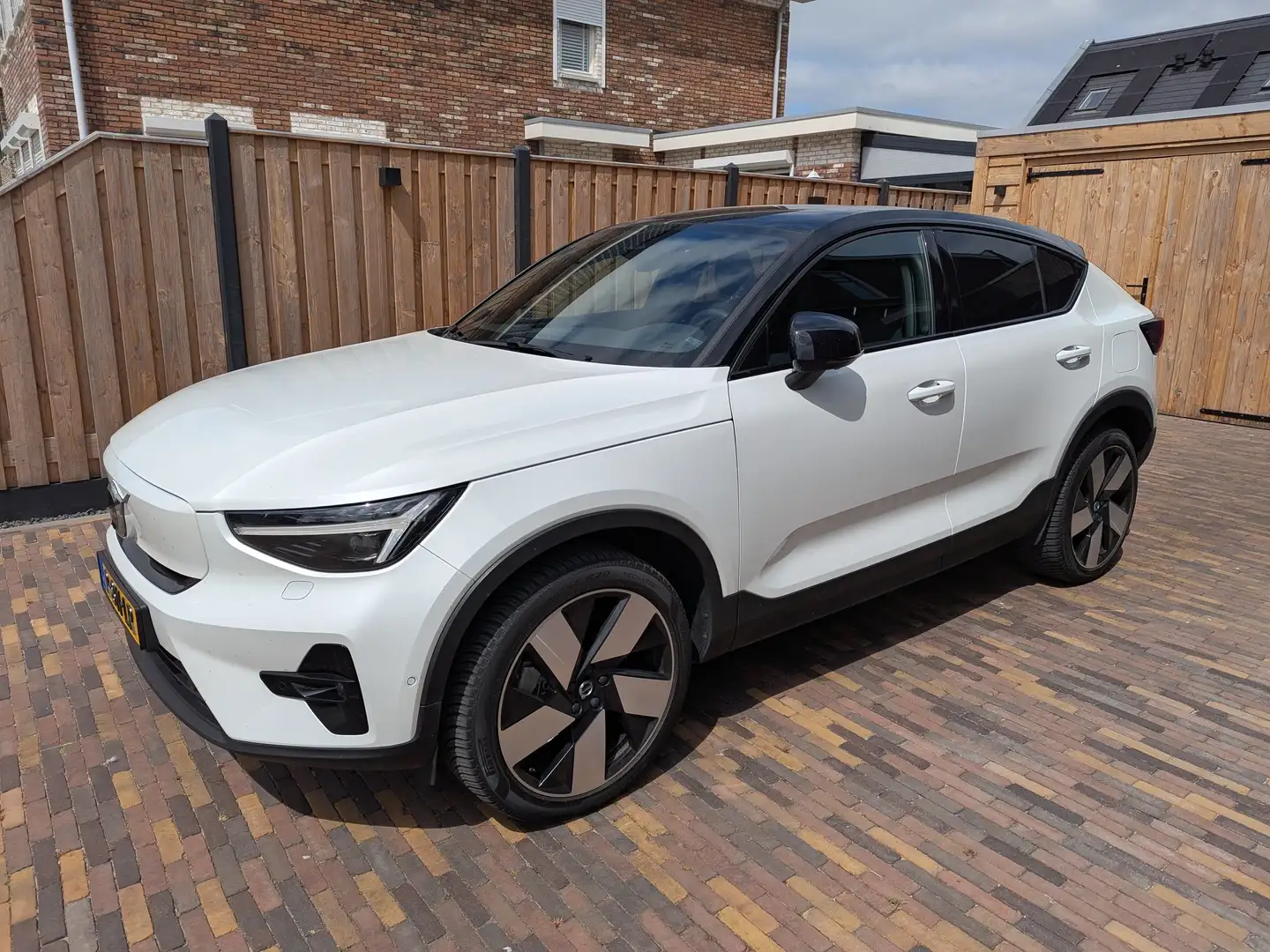 Volvo C40 Twin Intro 78 kWh Alb - 1