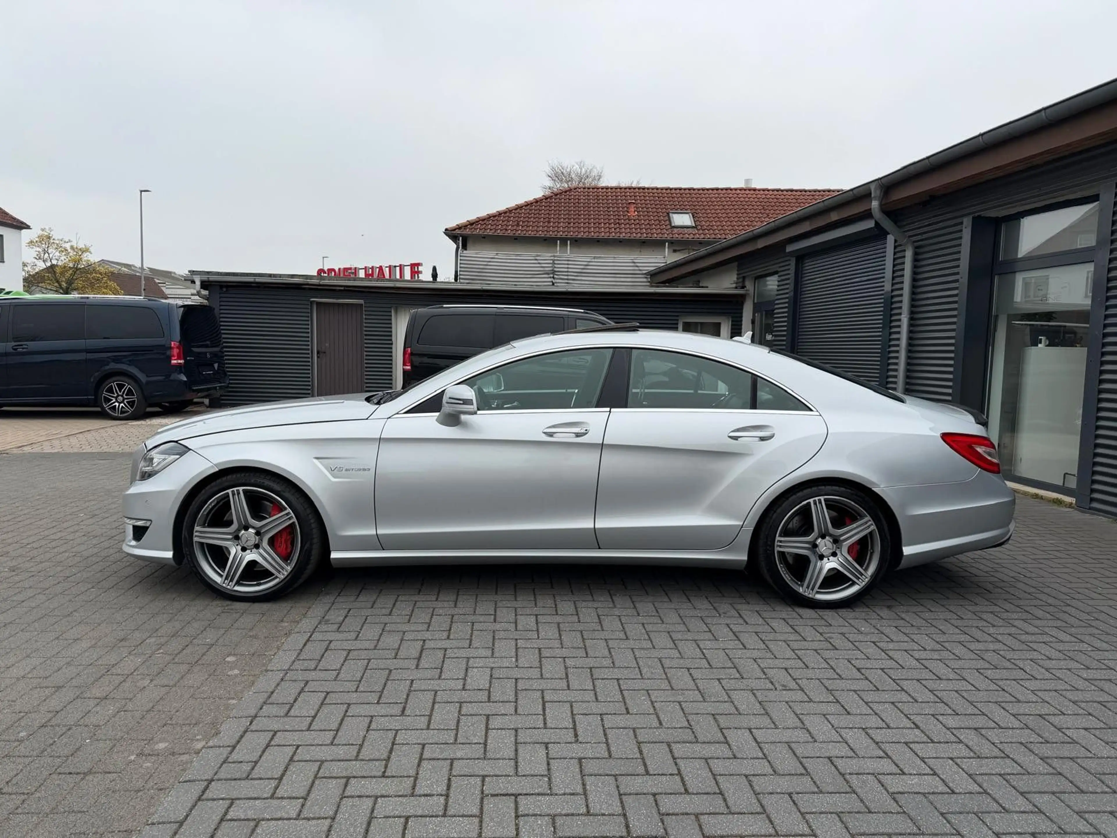 Mercedes-Benz CLS 63 AMG SHD/CARBON/DISTRONIC/KEYLESSGO — photo 11