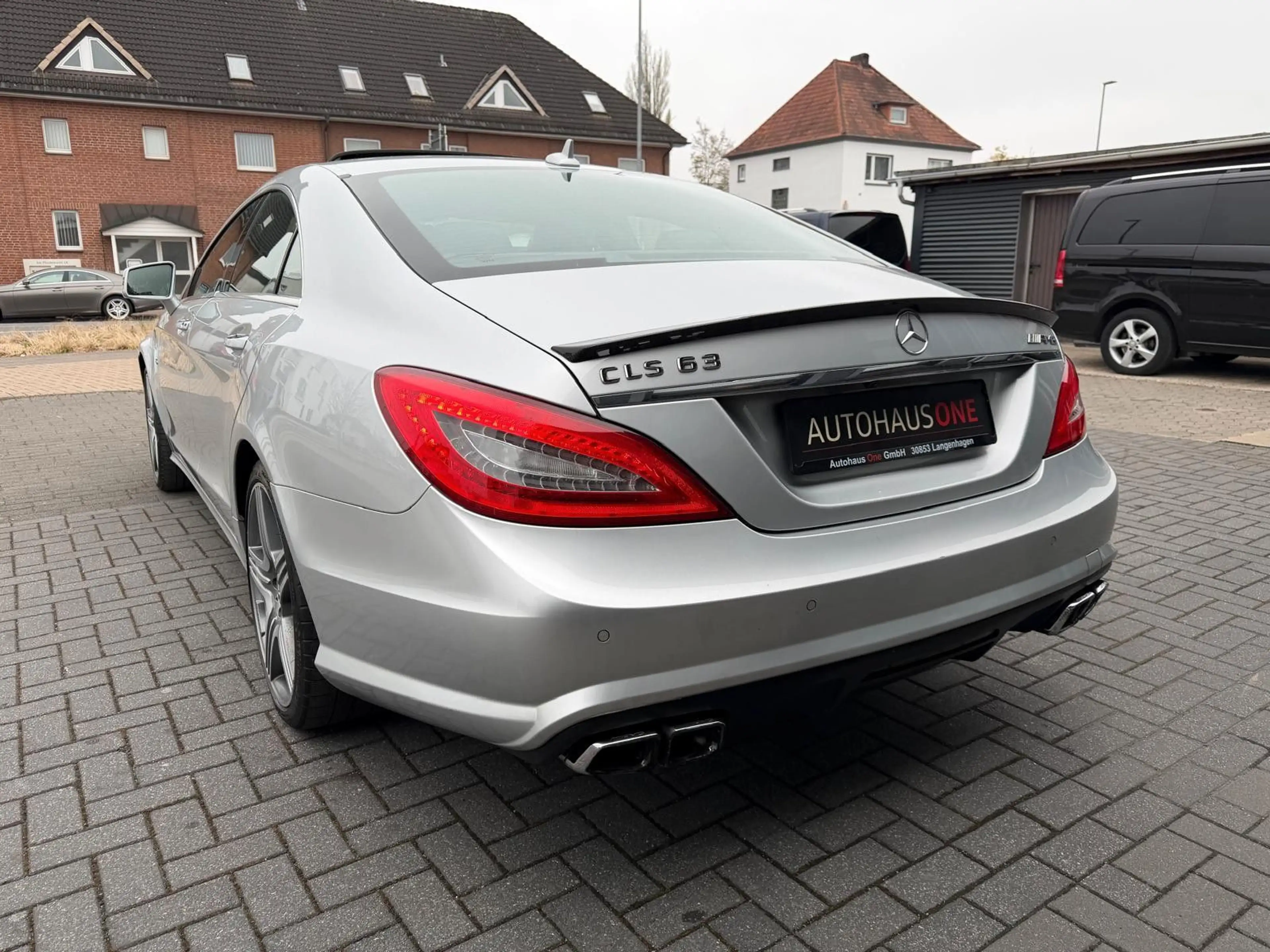 Mercedes-Benz CLS 63 AMG SHD/CARBON/DISTRONIC/KEYLESSGO — photo 9