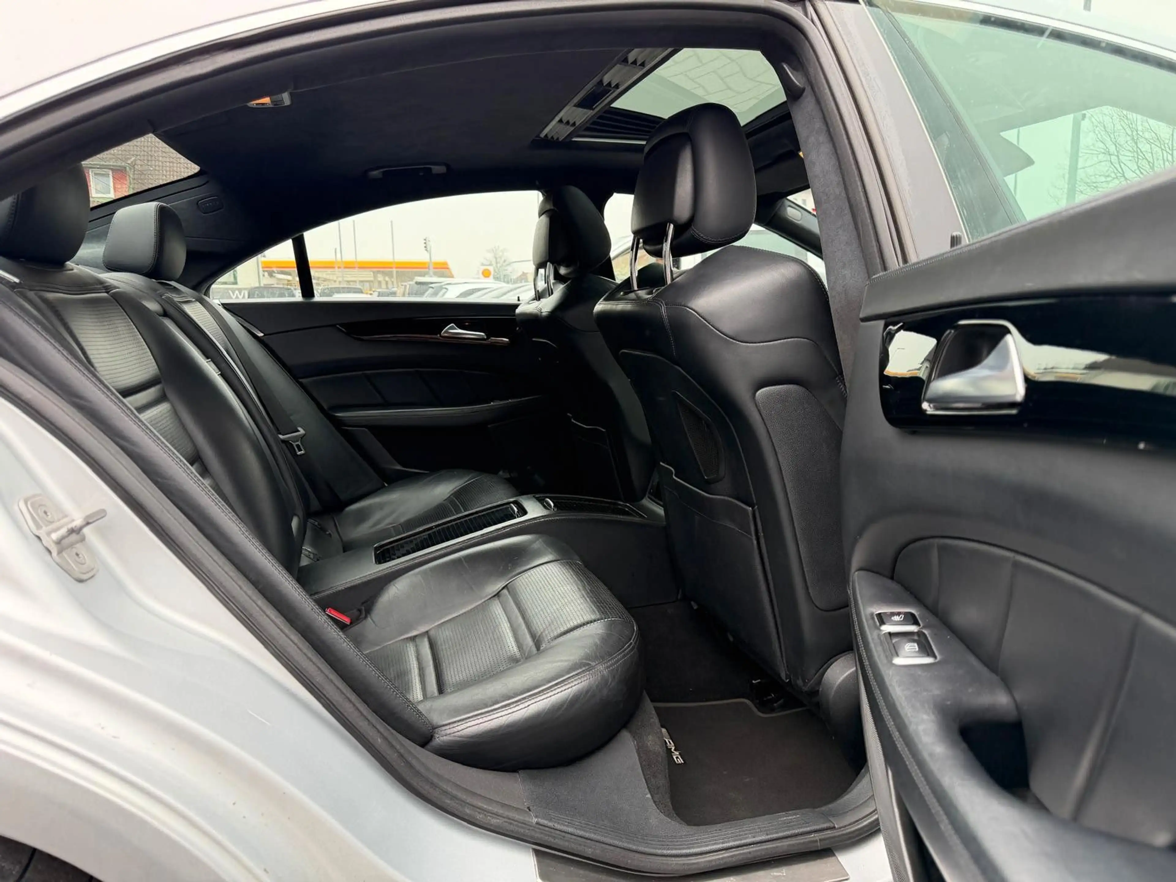 Mercedes-Benz CLS 63 AMG SHD/CARBON/DISTRONIC/KEYLESSGO — photo 15