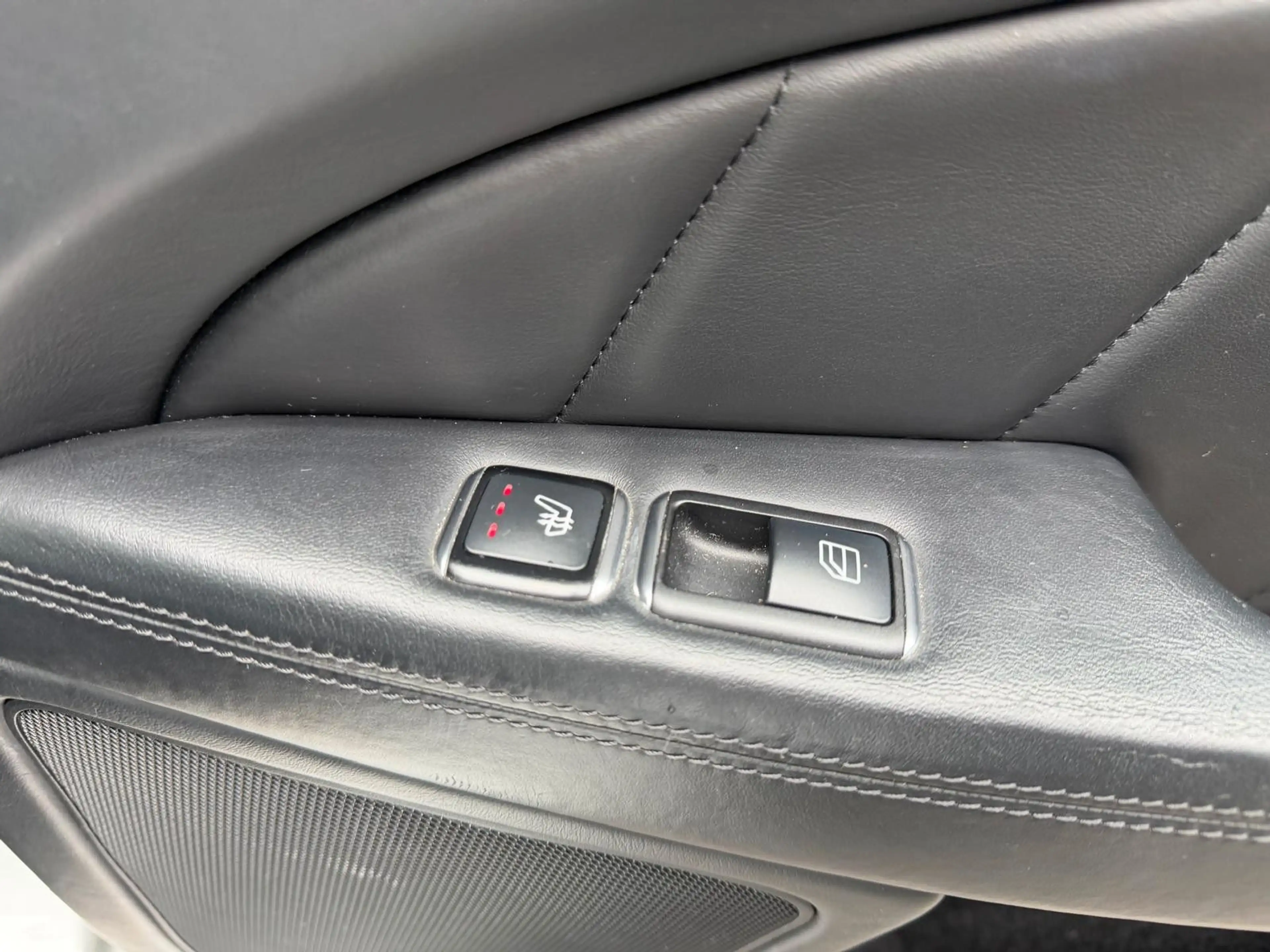 Mercedes-Benz CLS 63 AMG SHD/CARBON/DISTRONIC/KEYLESSGO — photo 14