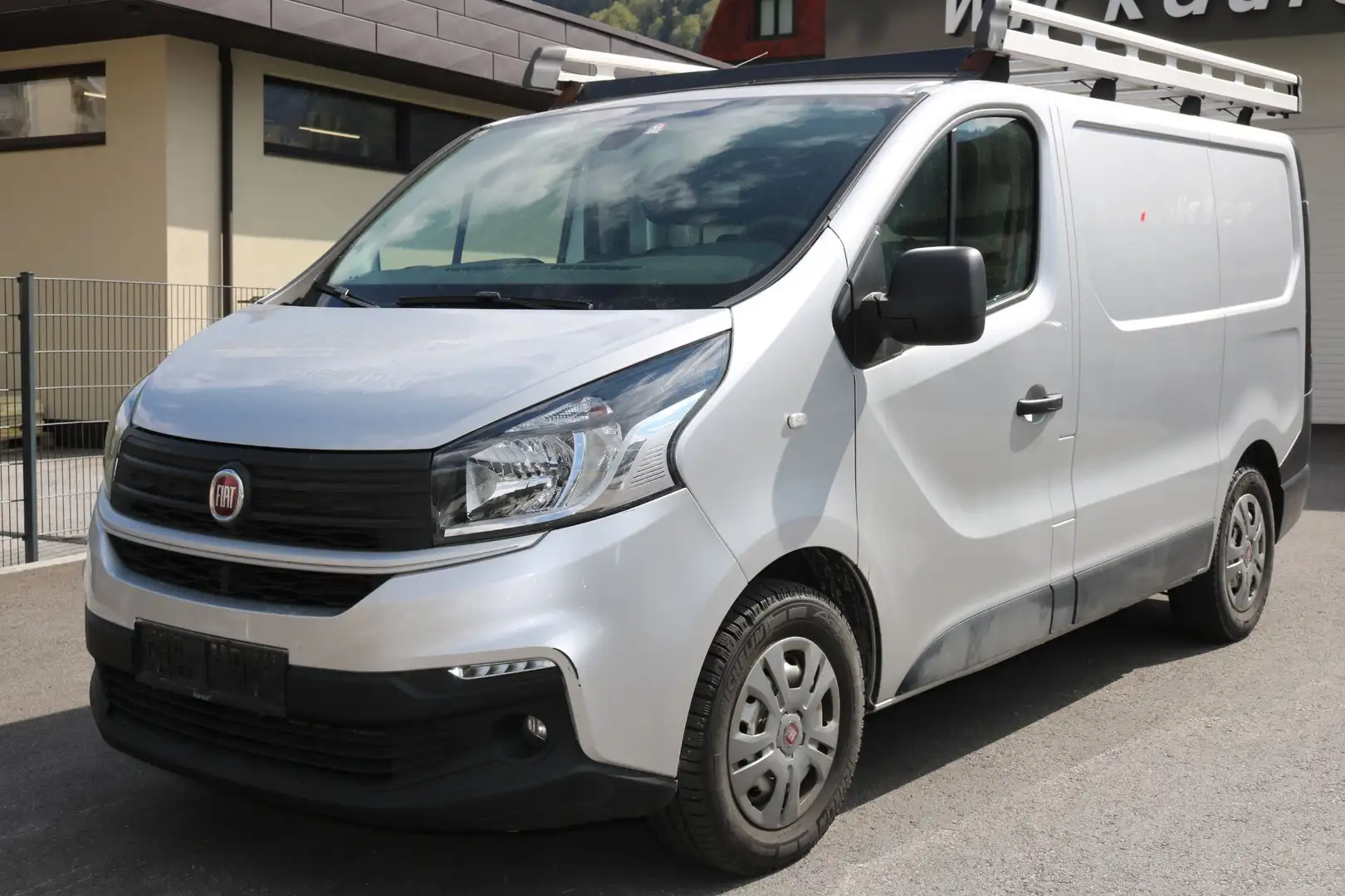 Fiat Talento  1.6 Ecojet 125 TwinTurbo L1H1 1,2t SX Grau - 1