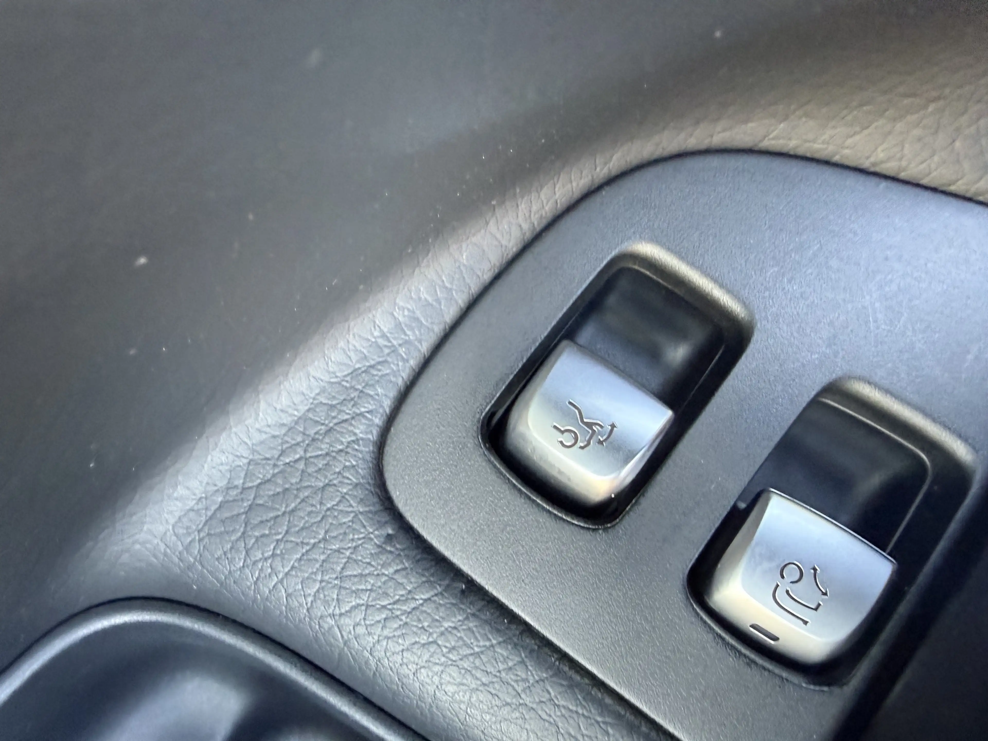 Mercedes-Benz E 200 T+AVANTGARDE+R-KAMERA+AHK+AMBIENTE+LED — photo 12