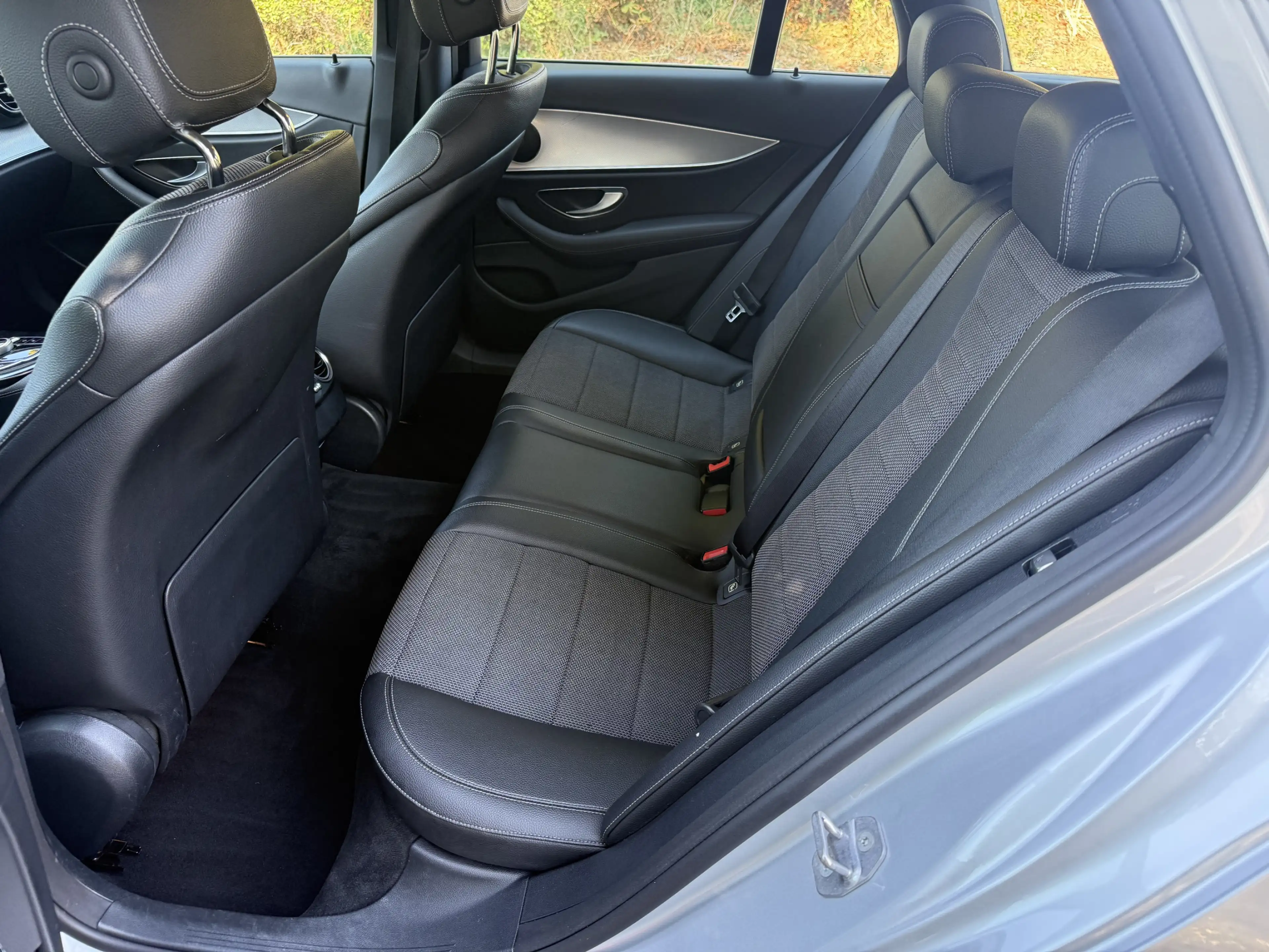 Mercedes-Benz E 200 T+AVANTGARDE+R-KAMERA+AHK+AMBIENTE+LED — photo 13
