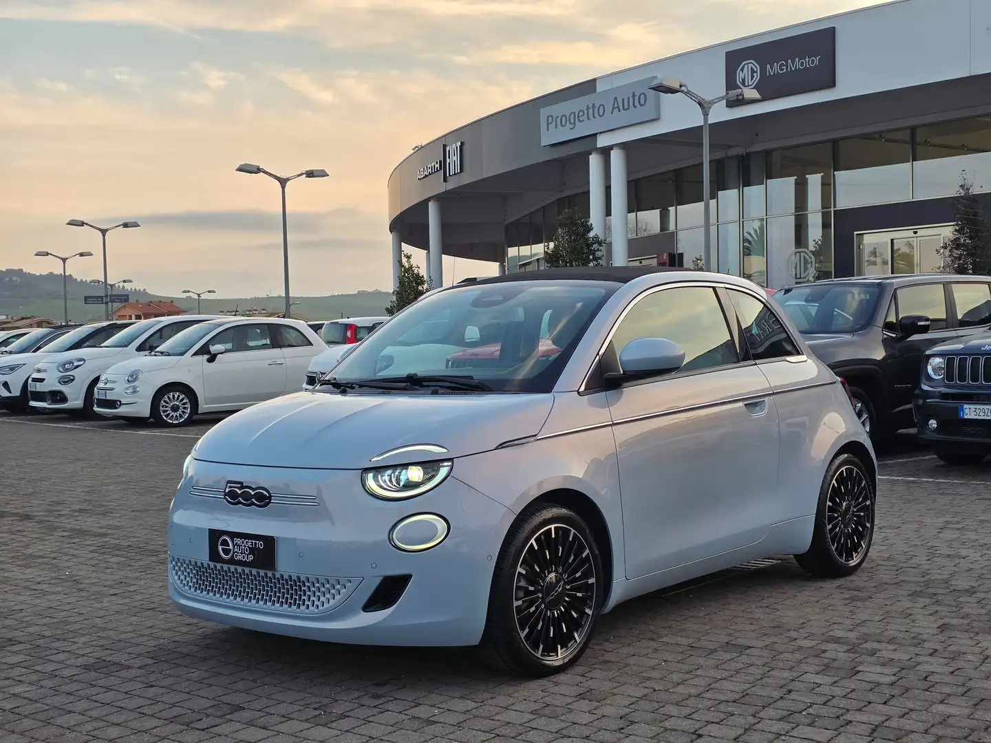 Fiat 500e 500e Cabrio 42 kWh La Prima Azul - 1