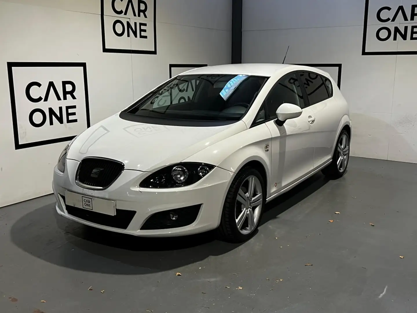 SEAT Leon 2.0TDI CR Style Copa Weiß - 1