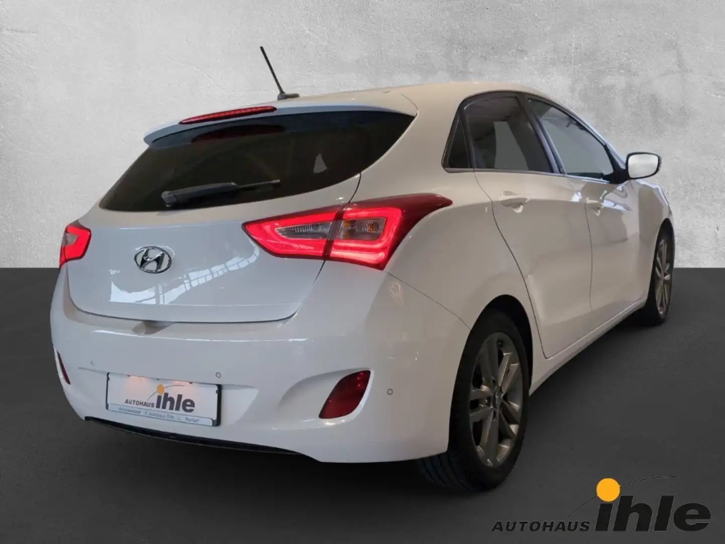 Hyundai i30 1,6 CRDi blue Passion R-KAMERA+NAVI+KLIMAAUTOMATIK Білий - 2
