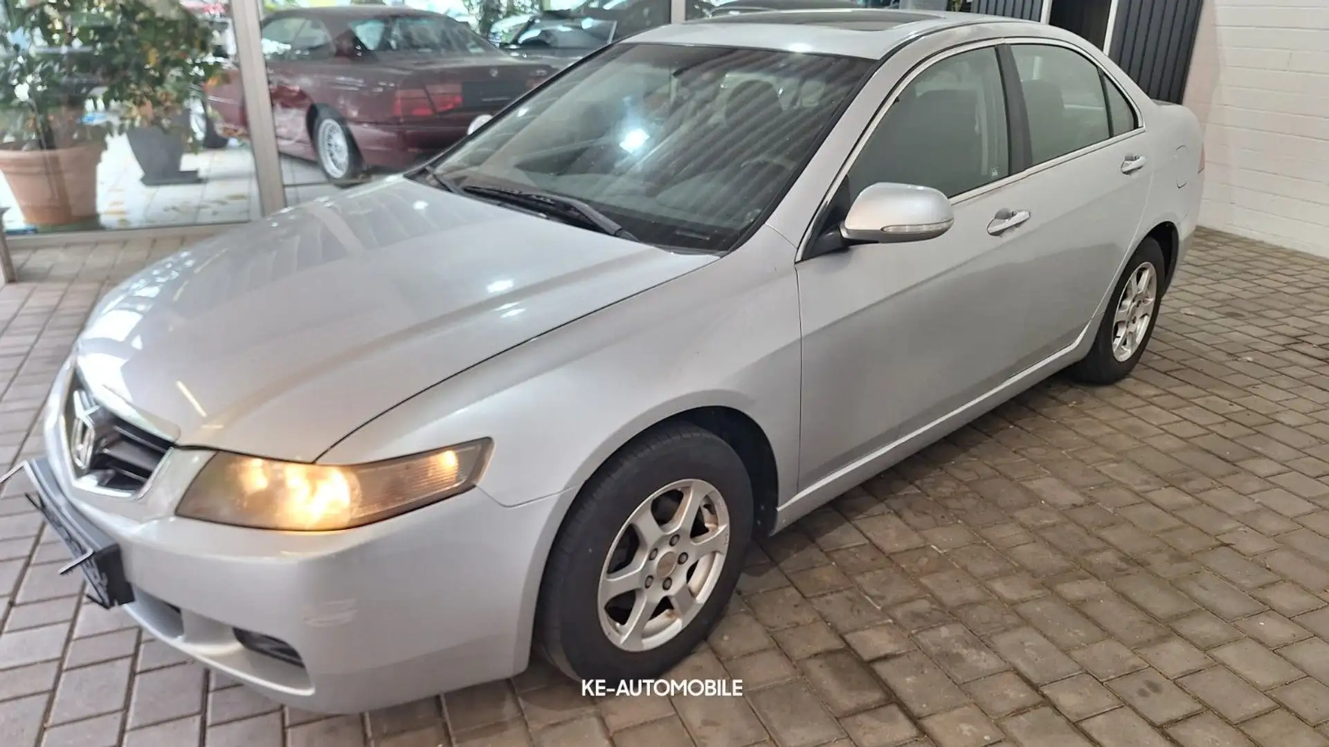 Honda Accord Lim. 2.0 Comfort Plateado - 2
