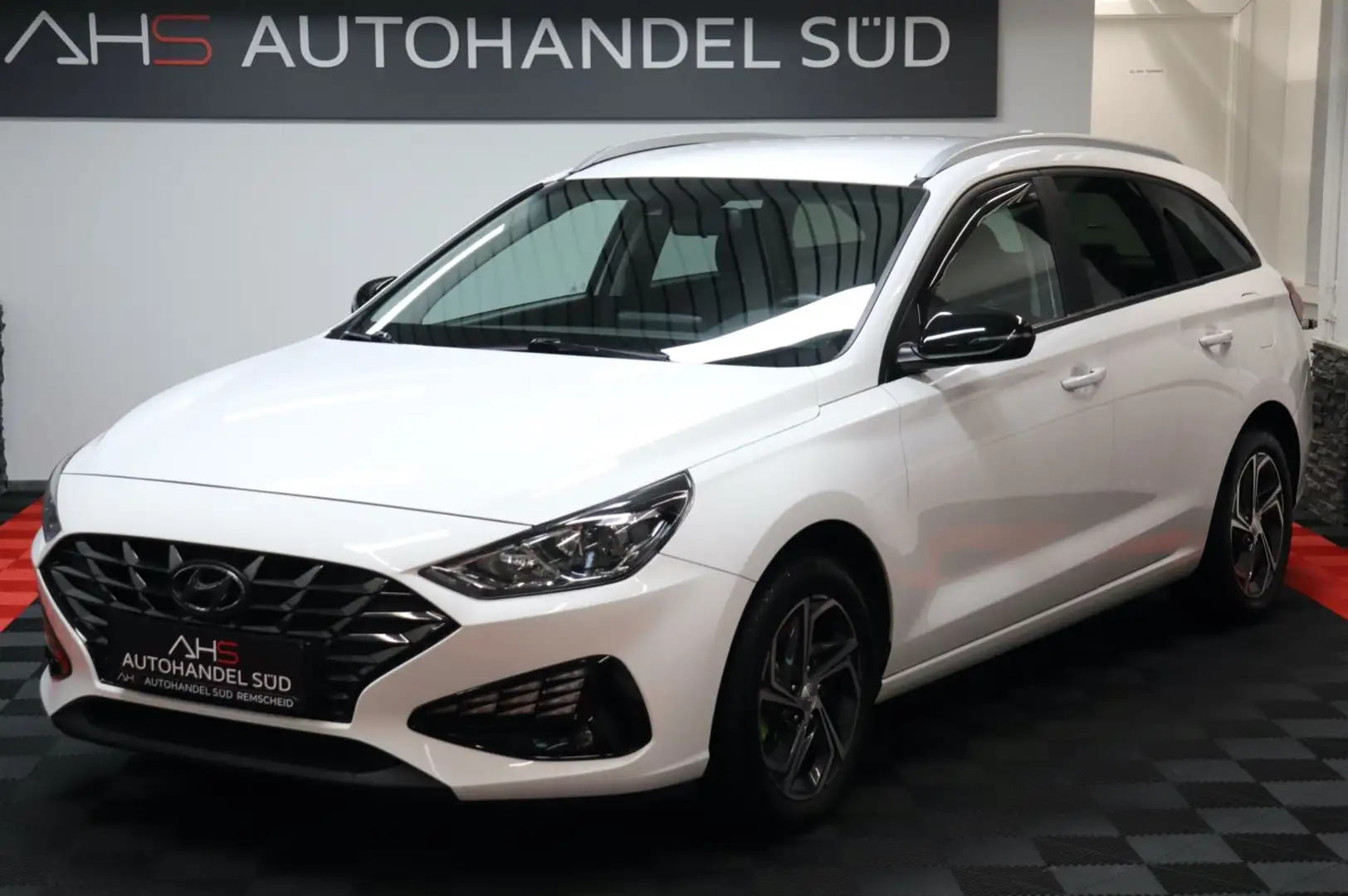 Hyundai i30 cw Edition 30*KAMERA*AHK* Weiß - 1