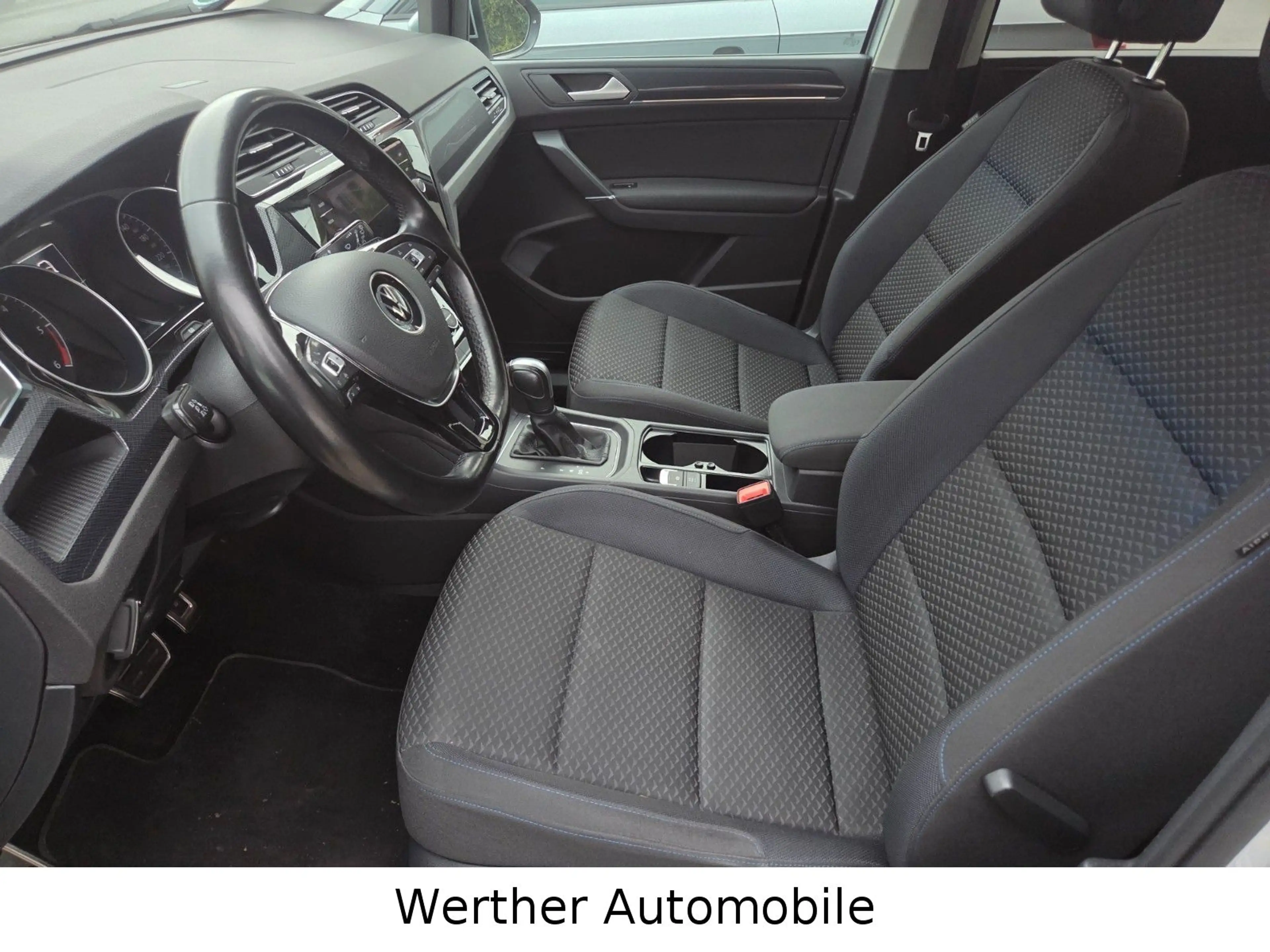Volkswagen Touran United / Navi/LED/Kamera/Automatik/1.Hand — photo 15
