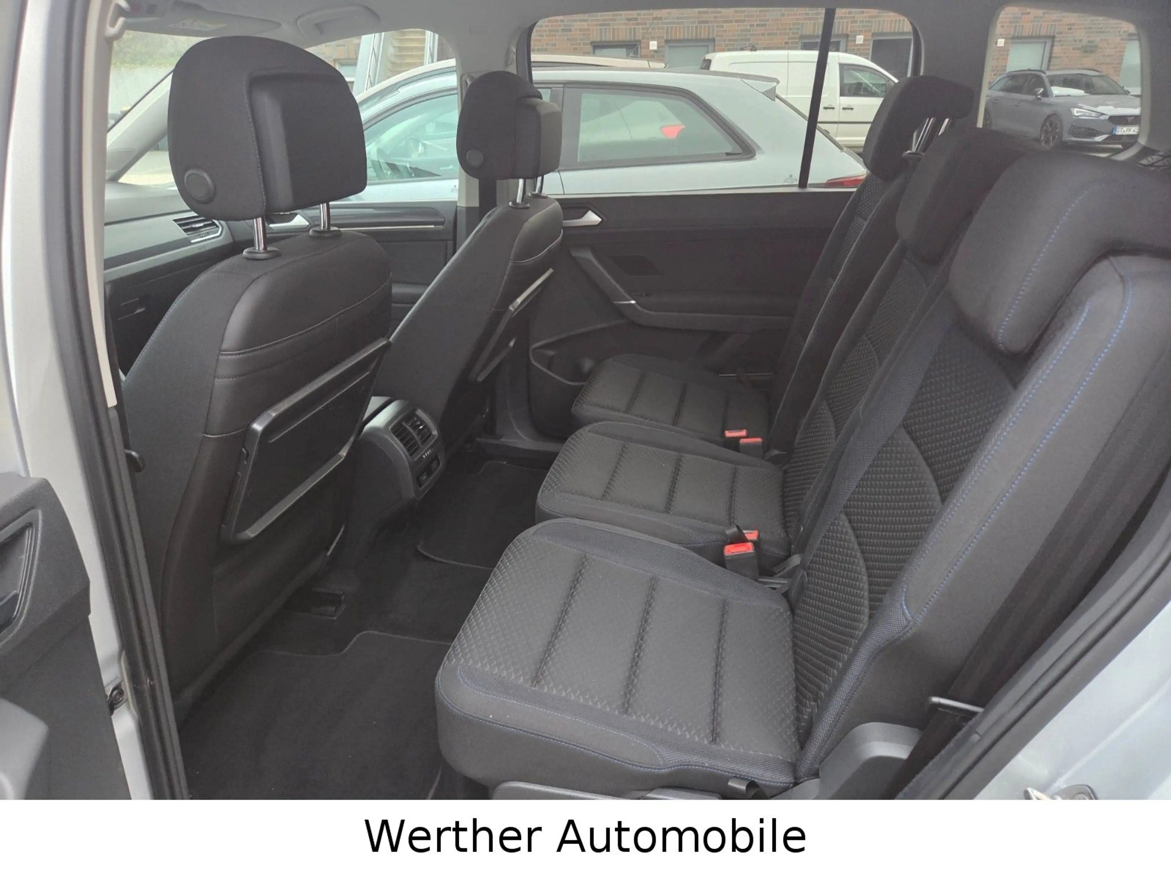 Volkswagen Touran United / Navi/LED/Kamera/Automatik/1.Hand — photo 18