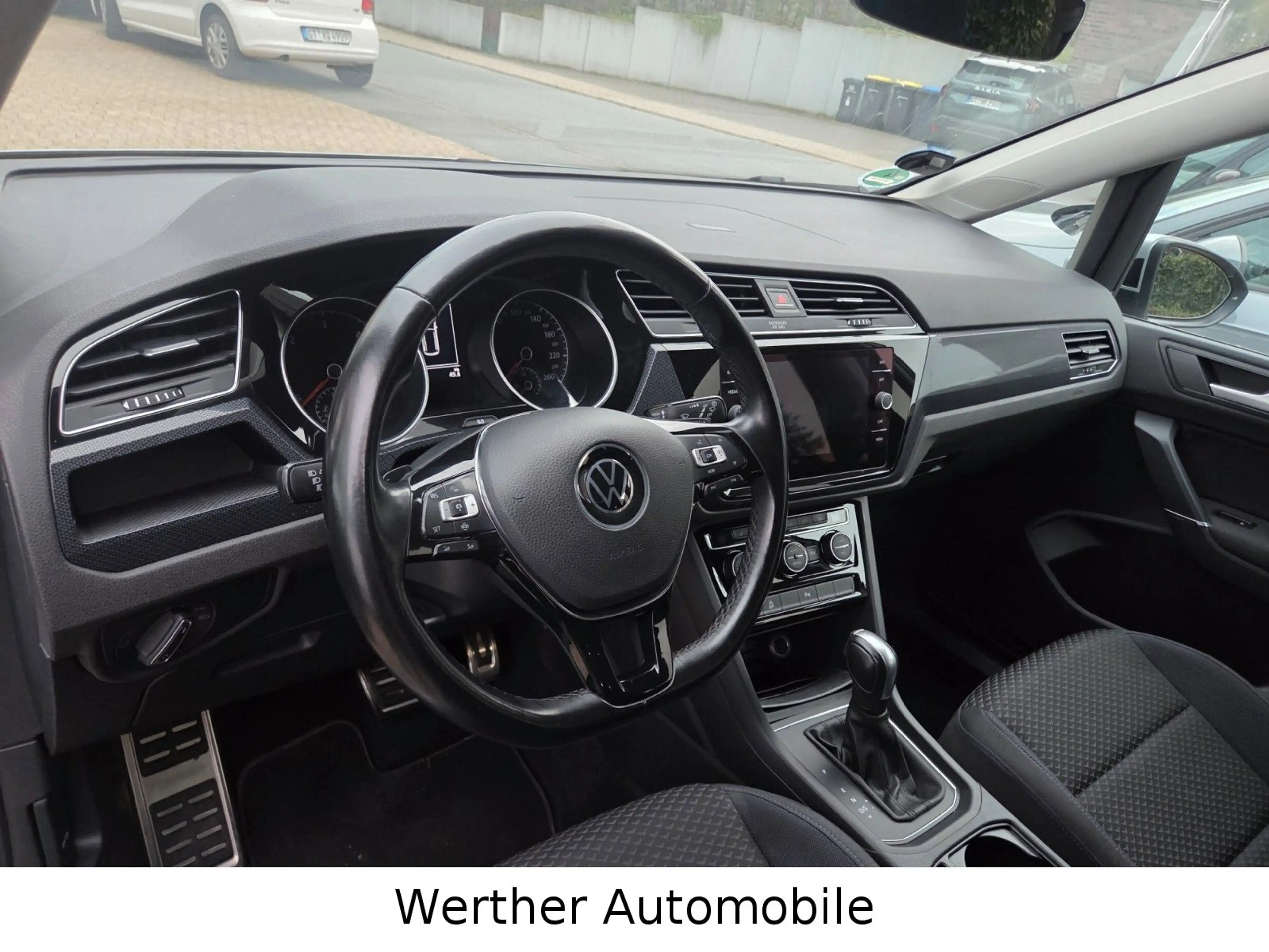Volkswagen Touran United / Navi/LED/Kamera/Automatik/1.Hand — photo 13