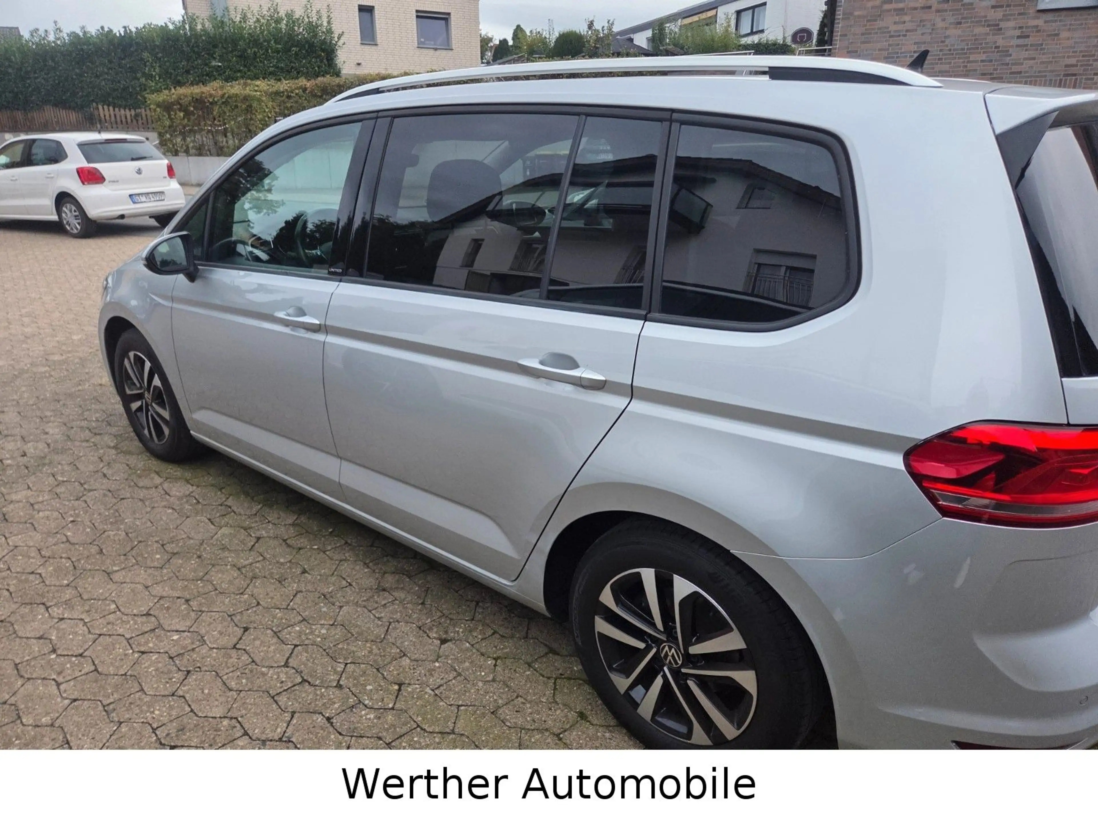 Volkswagen Touran United / Navi/LED/Kamera/Automatik/1.Hand — photo 4